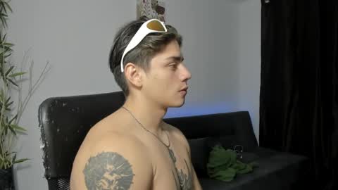 Snapshot of gio_russo chatting on December 13, 5:38 am GioRusso online show from December 13, 5:38 am