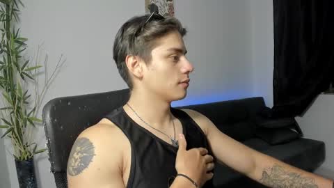 Snapshot of gio_russo chatting on December 26, 11:57 pm GioRusso online show from December 26, 11:57 pm