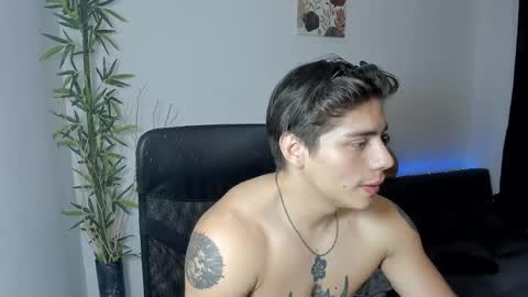 Snapshot of gio_russo chatting on December 29, 1:24 am GioRusso online show from December 29, 1:24 am