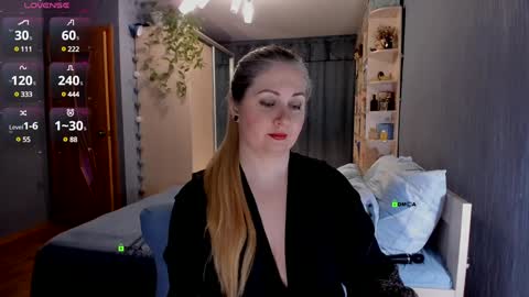 Snapshot of gioconda_21 chatting on January 7, 4:18 am Lana online show from January 7, 4:18 am