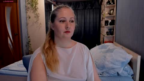 Snapshot of gioconda_21 chatting on April 1, 8:39 pm Lana online show from April 1, 8:39 pm