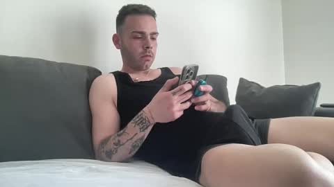 gionnylove online show from April 23, 9:41 am