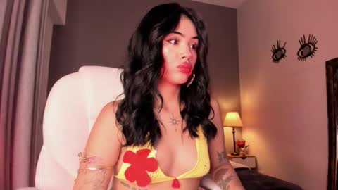 Snapshot of giovanna_oliveira chatting on November 8, 6:24 am Giovanna online show from November 8, 6:24 am