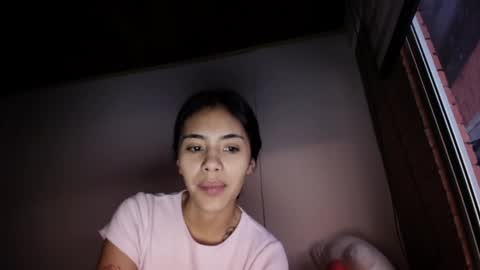 giovanna_oliveria online show from April 22, 11:17 pm
