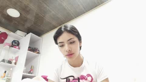 giovanna_oliveria online show from April 27, 10:30 pm