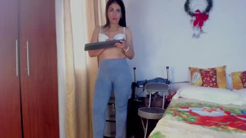 Girasol Walton online show from December 9, 11:58 am