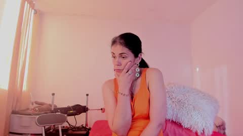 Girasol Walton online show from February 6, 12:26 pm