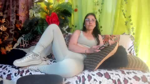 Snapshot of girasol_walton chatting on May 31, 6:09 pm Girasol Walton online show from May 31, 6:09 pm