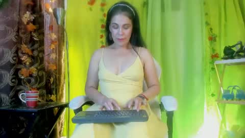 Snapshot of girasol_walton chatting on July 1, 1:34 pm Girasol Walton online show from July 1, 1:34 pm