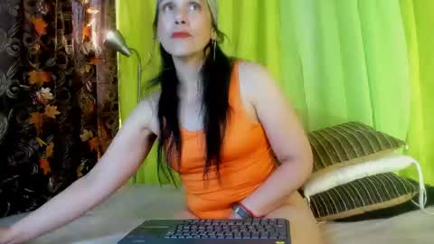 Snapshot of girasol_walton chatting on July 14, 1:39 pm Girasol Walton online show from July 14, 1:39 pm
