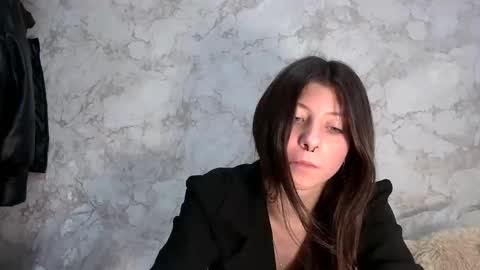 girl_cute007 online show from April 2, 9:40 am