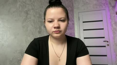 Snapshot of girl_cute07 chatting on June 22, 6:49 pm girl_cute07 online show from June 22, 6:49 pm