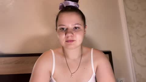 Snapshot of girl_cute07 chatting on July 20, 7:05 pm girl_cute07 online show from July 20, 7:05 pm