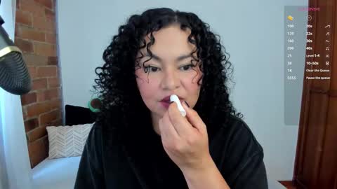 girl_inline online show from March 1, 6:32 pm