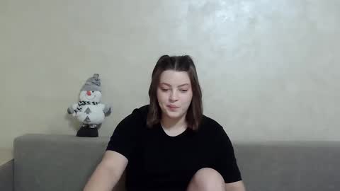 girl_leya online show from December 5, 10:34 pm