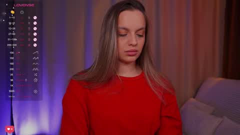 Snapshot of girl_peach_ chatting on February 24, 6:15 pm Kate online show from February 24, 6:15 pm