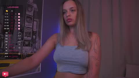 Snapshot of girl_peach_ chatting on September 23, 6:11 pm Kate online show from September 23, 6:11 pm