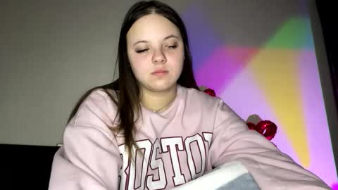 girl_shy07 online show from February 10, 7:07 pm