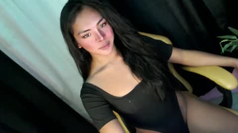 queen ronna online show from December 5, 8:33 am