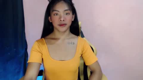 queen ronna online show from January 25, 8:10 am