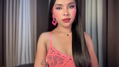 queen ronna online show from April 25, 4:15 pm