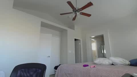 Jasmine online show from February 6, 9:49 pm