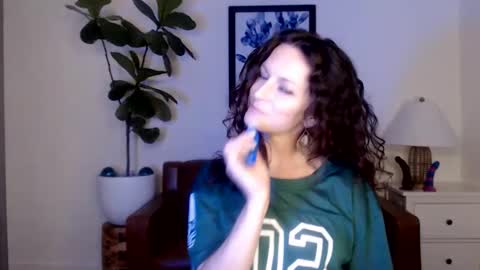 Snapshot of girlnexxxdoor chatting on February 13, 2:29 am Girlnexxxdoor online show from February 13, 2:29 am