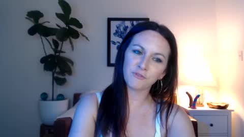 Snapshot of girlnexxxdoor chatting on March 18, 2:04 am Girlnexxxdoor online show from March 18, 2:04 am