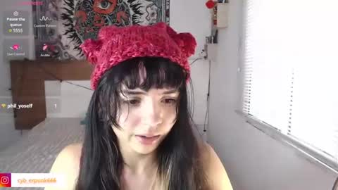Ann online show from June 17, 6:09 pm