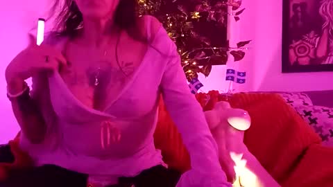 girls227445638252 online show from April 27, 1:31 pm