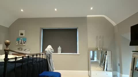 Snapshot of girlsandbikes chatting on December 3, 12:06 pm girlsandbikes online show from December 3, 12:06 pm