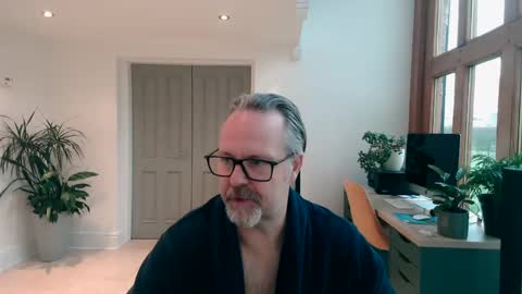 Snapshot of girlsandbikes chatting on December 12, 9:08 am girlsandbikes online show from December 12, 9:08 am