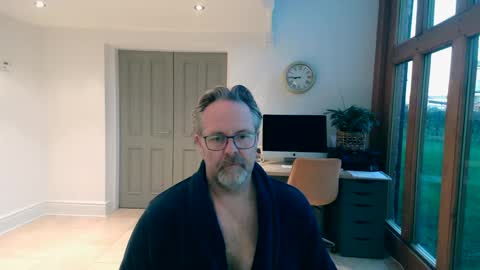 Snapshot of girlsandbikes chatting on January 2, 8:17 am girlsandbikes online show from January 2, 8:17 am