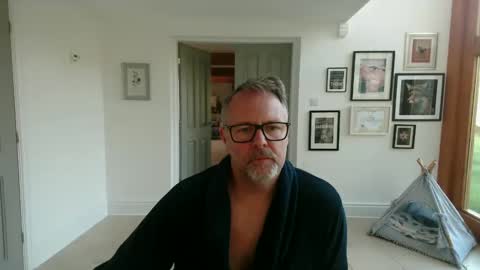 Snapshot of girlsandbikes chatting on September 29, 8:52 am girlsandbikes online show from September 29, 8:52 am