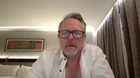 Snapshot of girlsandbikes chatting on October 19, 1:28 am girlsandbikes online show from October 19, 1:28 am