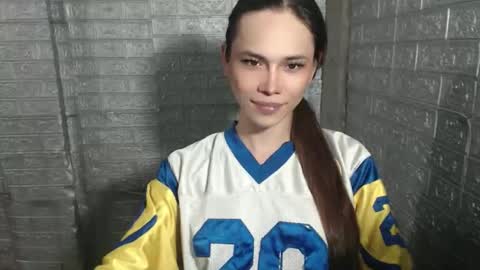 Snapshot of girlsweet_enise69xxx chatting on June 6, 5:23 am Mynameisenise online show from June 6, 5:23 am