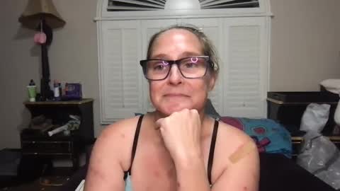 Snapshot of girlzhavefuntoo chatting on September 21, 4:14 am Girls Have Fun Too online show from September 21, 4:14 am