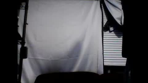 Snapshot of girthybat chatting on December 15, 6:28 am girthybat online show from December 15, 6:28 am