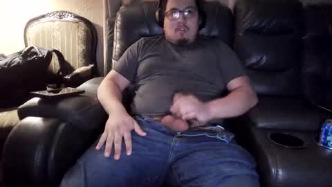 Snapshot of girthysausage904344 chatting on March 12, 5:24 am GirthySausage online show from March 12, 5:24 am