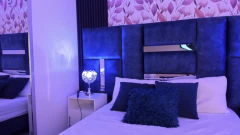     online show from January 24, 11:04 am