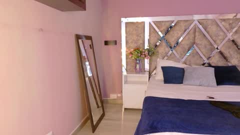     online show from September 15, 11:32 am