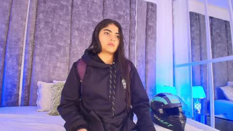     online show from March 31, 10:48 am