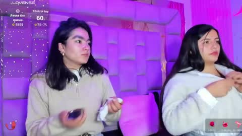 Snapshot of gisell_squirt chatting on May 9, 12:43 pm gisell_squirt online show from May 9, 12:43 pm