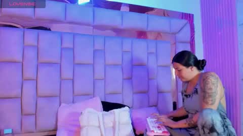 Snapshot of gisell_squirt chatting on June 5, 1:39 pm gisell_squirt online show from June 5, 1:39 pm