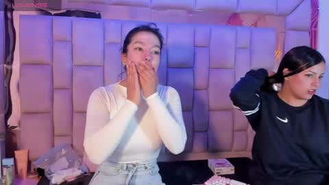 Snapshot of gisell_squirt chatting on June 22, 1:30 pm gisell_squirt online show from June 22, 1:30 pm