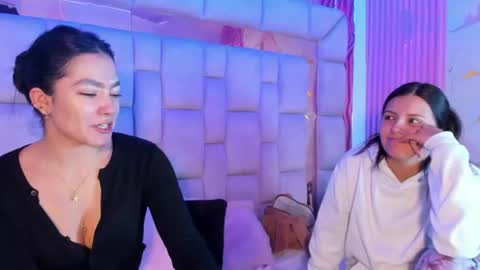 Snapshot of gisell_squirt chatting on July 27, 12:45 pm gisell_squirt online show from July 27, 12:45 pm