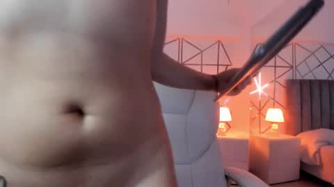 Snapshot of giselle_roldan chatting on February 26, 6:11 pm GISELLE ROLDAN online show from February 26, 6:11 pm