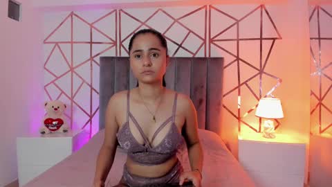 Snapshot of giselle_roldan chatting on March 2, 12:54 pm GISELLE ROLDAN online show from March 2, 12:54 pm