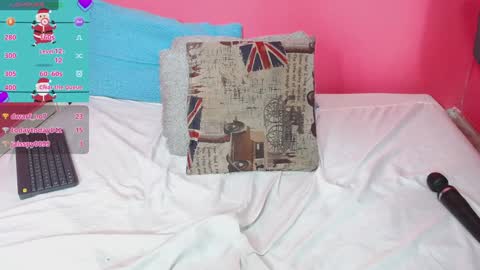 Snapshot of gissellsaenz chatting on December 14, 2:56 am Gissell Saenz online show from December 14, 2:56 am