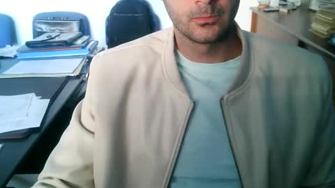 giuseppevai1 online show from April 28, 7:02 am